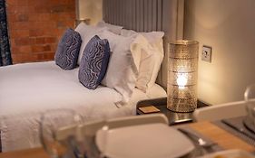 Staycation York At 1 Cocoa Suites With Free Parking